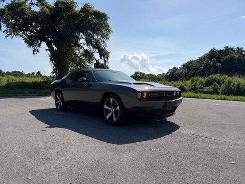 Used 2019 Dodge Challenger SXT RWD image 7