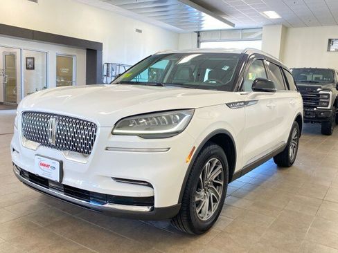 Used 2024 Lincoln Aviator AWD image 4