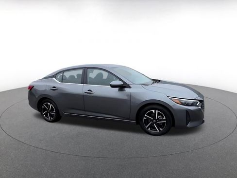 Used 2025 Nissan Sentra SV FWD image 2
