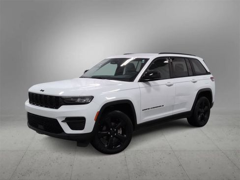 Certified 2023 Jeep Grand Cherokee Altitude image 1