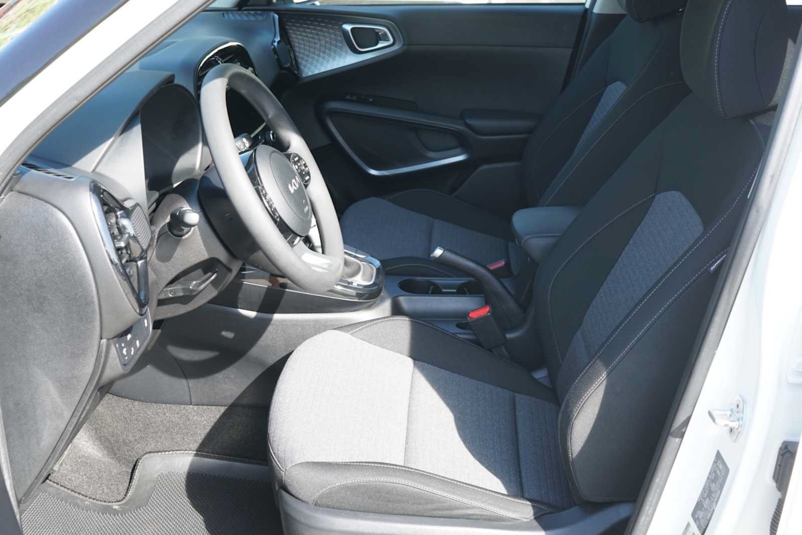 Certified 2022 Kia Soul S FWD image 8