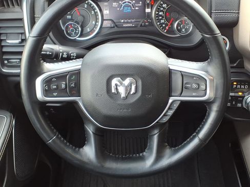 Used 2022 RAM 1500 Laramie AWD/4WD image 12