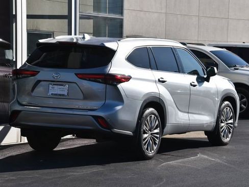 Used 2021 Toyota Highlander Platinum image 8