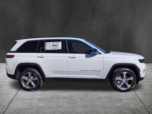 New 2025 Jeep Grand Cherokee Limited image 3