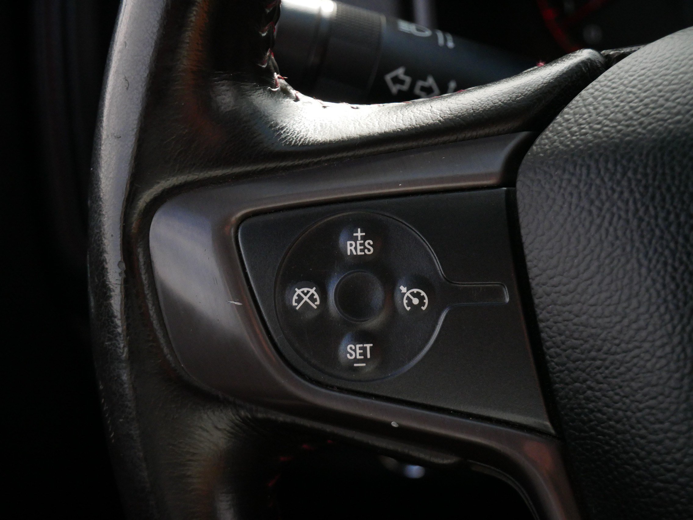 Used 2015 GMC Canyon SLE w/ All-Terrain Package AWD/4WD image 25