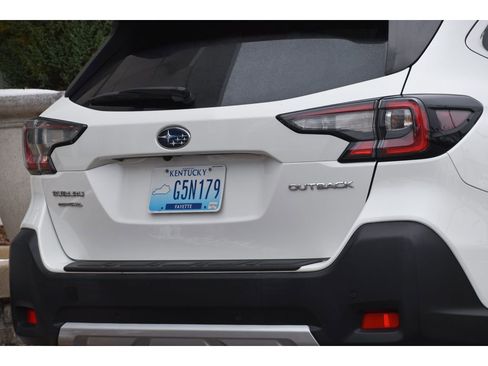 Used 2023 Subaru Outback Limited image 29