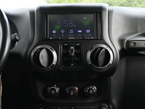 Used 2016 Jeep Wrangler Unlimited Sport w/ Quick Order Package 24S AWD/4WD image 13