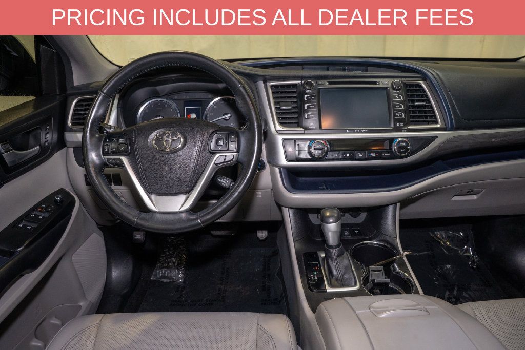 Used 2017 Toyota Highlander Limited Platinum AWD/4WD image 7