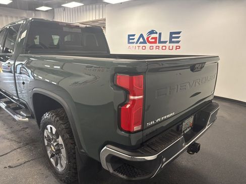 Used 2025 Chevrolet Silverado 2500 LTZ w/ LTZ Premium Package AWD/4WD image 9