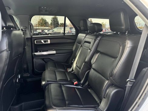 Used 2022 Ford Explorer XLT w/ Equipment Group 202A image 27