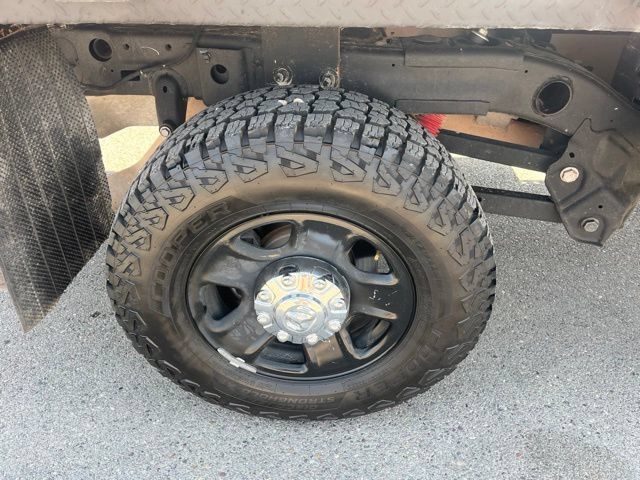 Used 2024 RAM 2500 Tradesman w/ Chrome Appearance Group AWD/4WD image 17