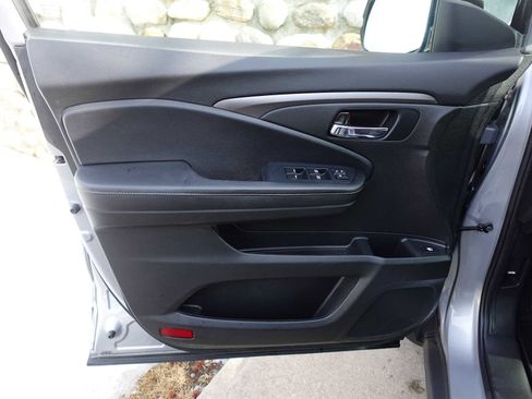 Certified 2023 Honda Ridgeline Sport image 10