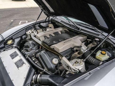 Used 2002 Aston Martin Vanquish RWD image 17