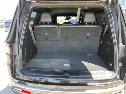 Used 2022 Jeep Wagoneer Series III w/ Convenience Group I AWD/4WD image 17