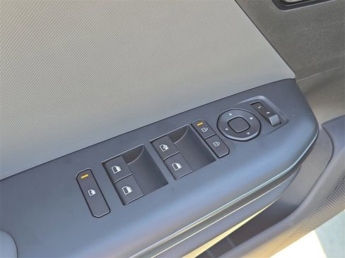 New 2025 Kia K4 LXS image 21