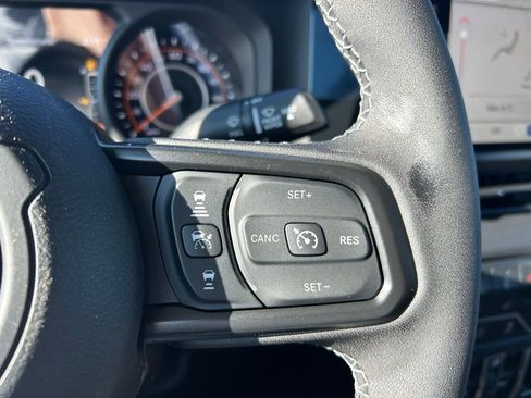 New 2026 Jeep Gladiator Rubicon w/ Steel Power Dome Hood Package AWD/4WD image 17