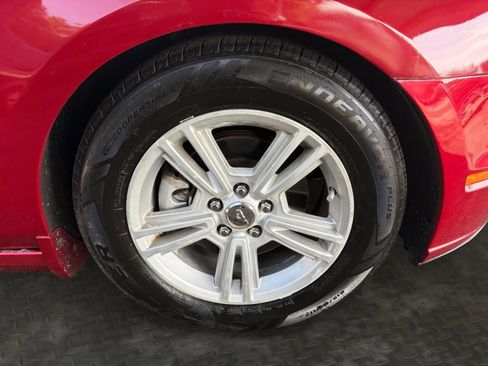 Used 2013 Ford Mustang Coupe RWD image 33