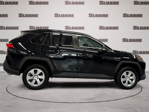 Used 2019 Toyota RAV4 LE image 6
