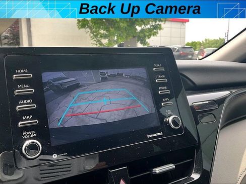 Used 2021 Toyota Camry SE FWD image 13