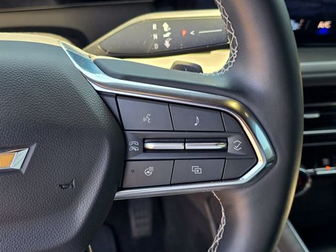 Used 2024 Chevrolet Traverse LT w/ LPO, Floor Liner Package FWD image 33