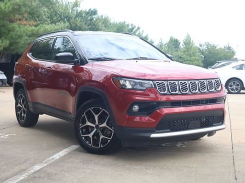 Used 2025 Jeep Compass Limited AWD/4WD image 3