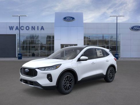 New 2025 Ford Escape SE image 1