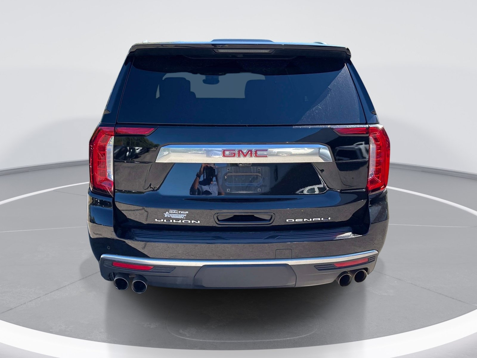 Used 2024 GMC Yukon Denali w/ Advanced Technology Package AWD/4WD image 7