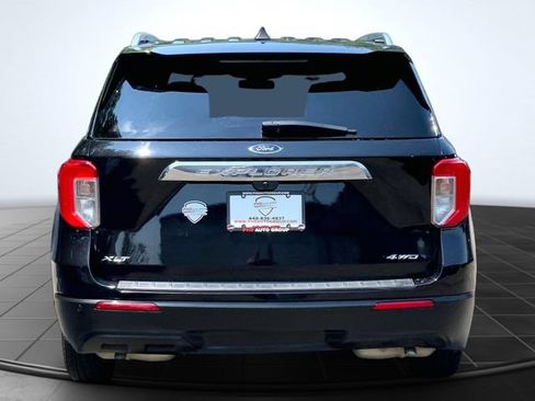 Used 2023 Ford Explorer XLT w/ Equipment Group 202A AWD/4WD image 9
