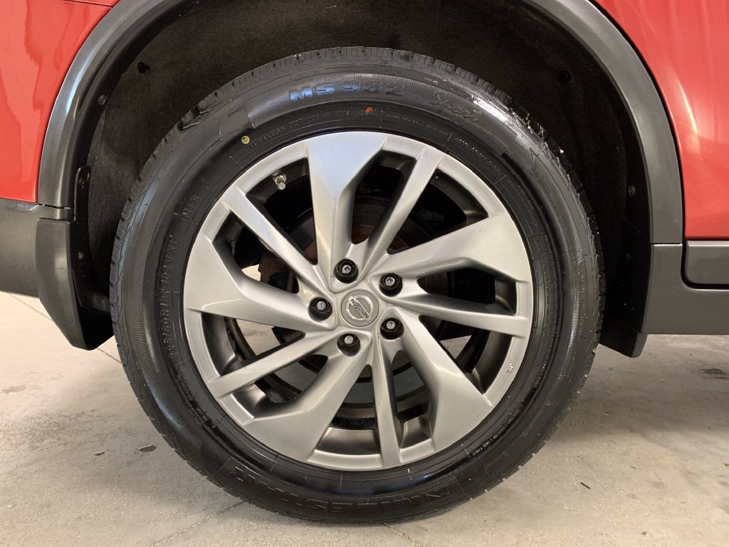 Used 2015 Nissan Rogue SL FWD image 9