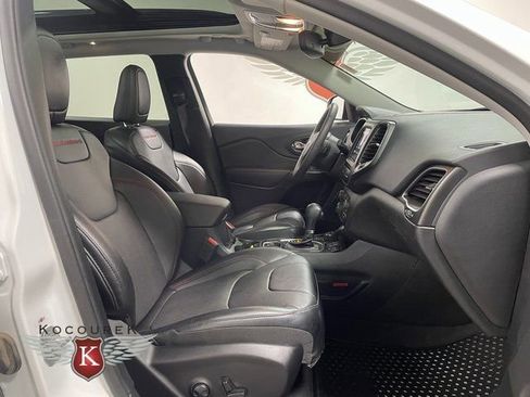 Used 2023 Jeep Cherokee Trailhawk w/ Elite Group image 24