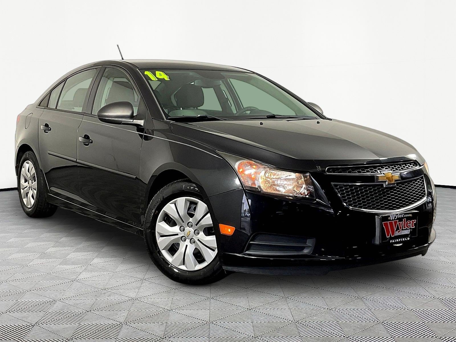 Used 2014 Chevrolet Cruze LS FWD image 3