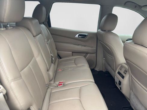 Used 2016 Nissan Pathfinder SL w/ SL Tech Package AWD/4WD image 9