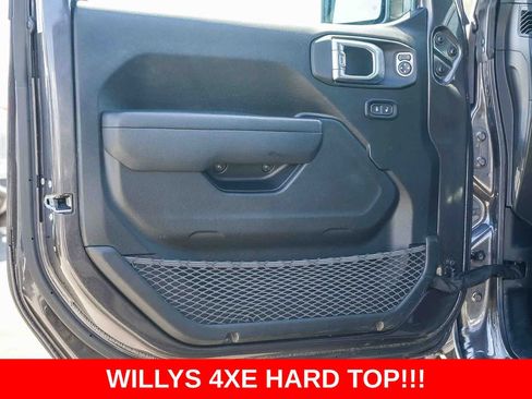Used 2025 Jeep Wrangler Willys image 19