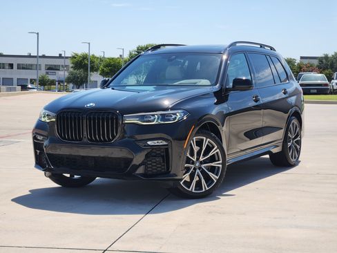 Used 2022 BMW X7 xDrive40i w/ M Sport Package AWD/4WD image 1