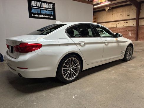 Used 2019 BMW 530i xDrive w/ Convenience Package AWD/4WD image 4