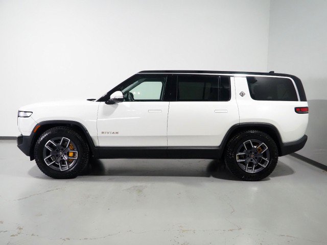 Used 2024 Rivian R1S AWD Adventure image 10