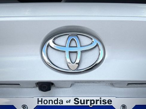 Used 2019 Toyota C-HR LE image 27