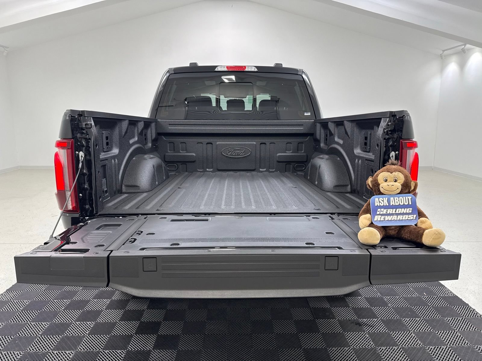 New 2026 Ford F150 King Ranch w/ Equipment Group 601A High AWD/4WD image 9