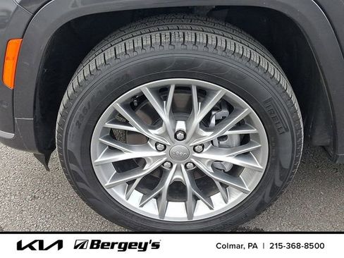 Used 2025 Jeep Grand Cherokee L Summit image 10