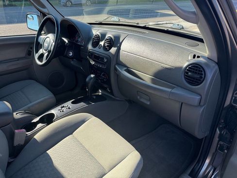Used 2006 Jeep Liberty Sport image 18