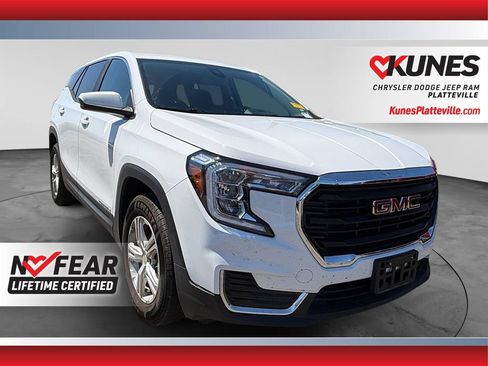 Used 2024 GMC Terrain SLE AWD/4WD image 1