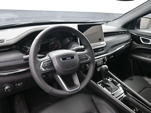 New 2026 Jeep Compass Latitude image 12