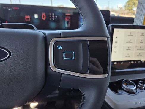 New 2026 Ford Expedition Active image 21