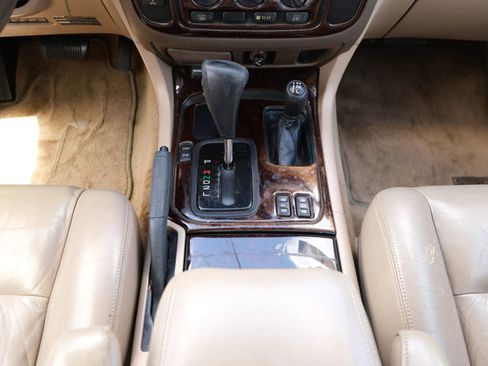 Used 2000 Toyota Land Cruiser AWD/4WD image 31