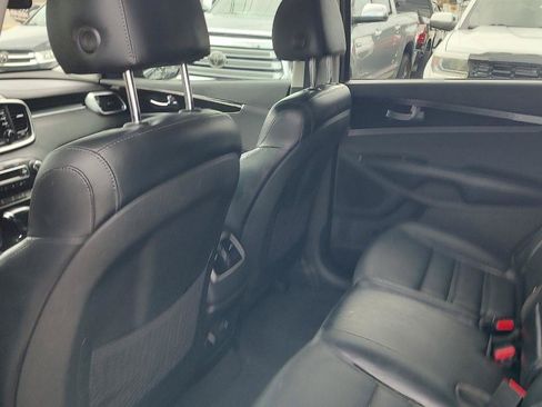 Used 2020 Kia Sorento EX FWD image 23