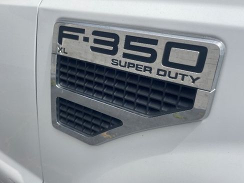 Used 2010 Ford F350 XL RWD image 17