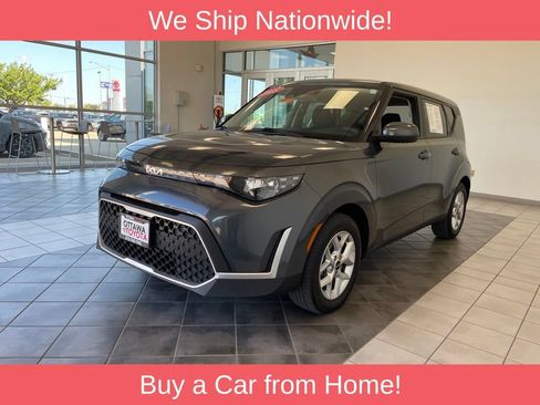 Used 2025 Kia Soul FWD image 2