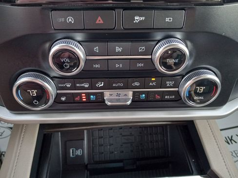 Used 2024 Ford Expedition Limited image 22