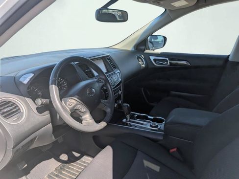 Used 2017 Nissan Pathfinder SV w/ SV Tech Package AWD/4WD image 11