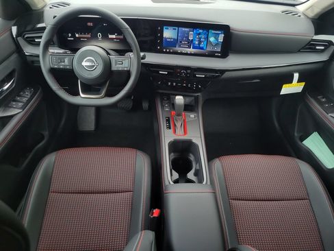 New 2026 Nissan Kicks SR w/ SR Premium Package AWD/4WD image 17
